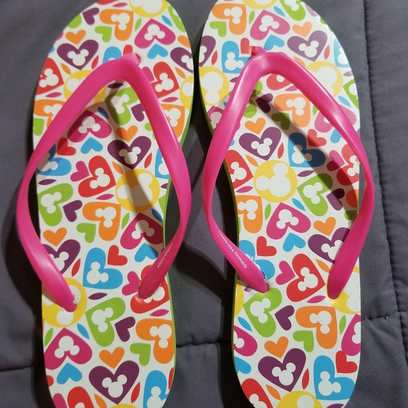 DISNEY FLIP FLOPS - Picture 1 of 3